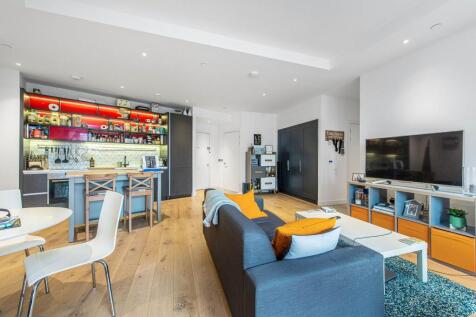 TWO BEDROOM APARTMENT * WOODEN FLOORING * FULLY FURNISHED * A MUST SEE * EXCELLENT TRANSPORT LINKS * CLOSE TO THE JUBILEE LINE & DLR