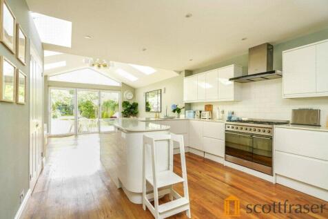 Kitchen/Reception Rm