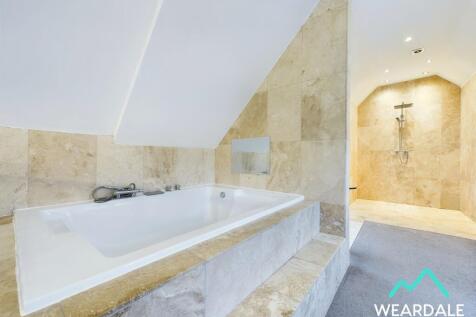 Bedroom 1 - Mezzanine Bathroom