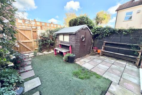 1 Bedroom Flat in BH5 1DP