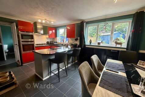 Kitchen/Dining Area