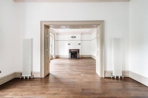 6 bed, 7 bath Semi-Detached in Bristol - Photo 2