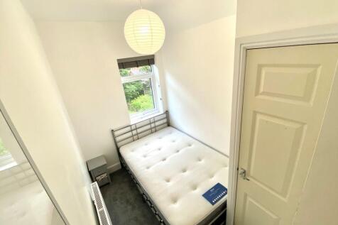 65GR Bedroom 4. Picture 2.jpeg