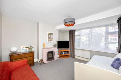 Brittany Road 19 LOUNGE.jpeg