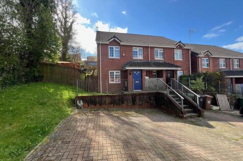 HIGHGLEN DRIVE