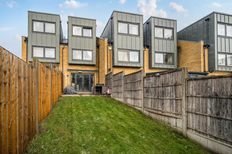 1371343-3-690dfb9...