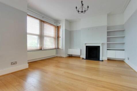 Peter Barry are pleased to present this beautifully appointed first-floor Edwardian conversion, offering two well-proportioned bedrooms and set in the vibrant heart of Enfield Town. This charming prop