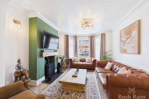 Sitting/Dining Room