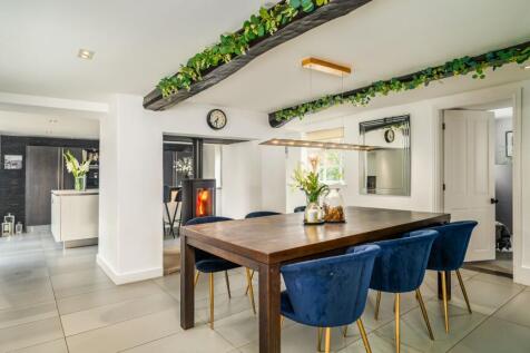 Dining room/kitchen