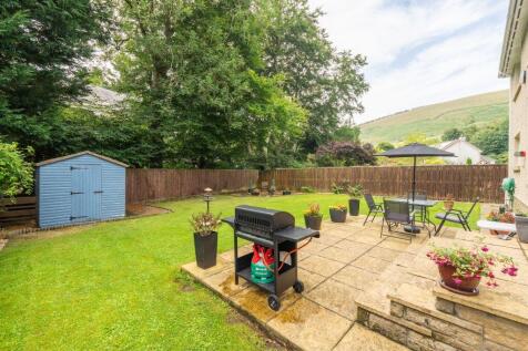 4 bed, 3 bath Detached in Leeds - Photo 18