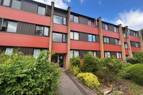 ** Zero Deposit Guarantee Available **
Beautifully presented and spacious two bedroom flat in a central location, available now