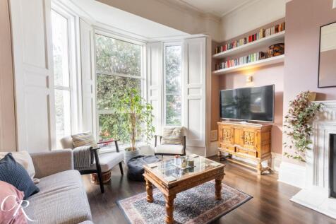 Sitting/Dining Room