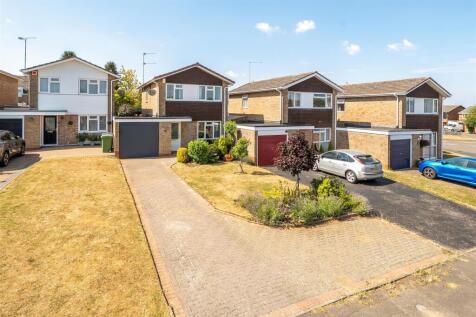 6 Woodcroft Close, Towcester (cr).jpg