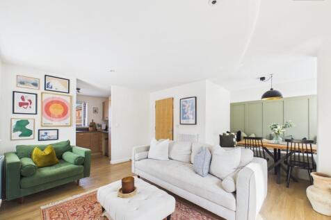 Lounge Diner/Kitchen