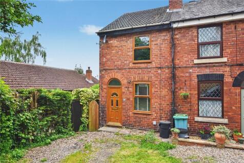 Situated on a quiet private road in the popular village of Kippax, this well presented two-bedroom end terrace home offers well-maintained accommodation, ideal for first-time buyers, downsizers, or in
