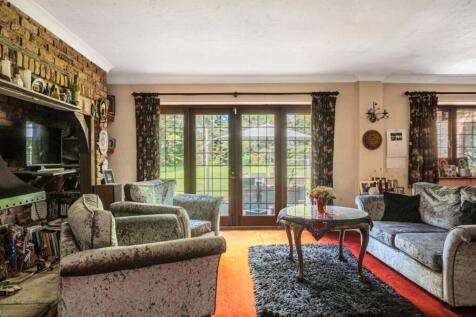 Kitchen Sitting Area