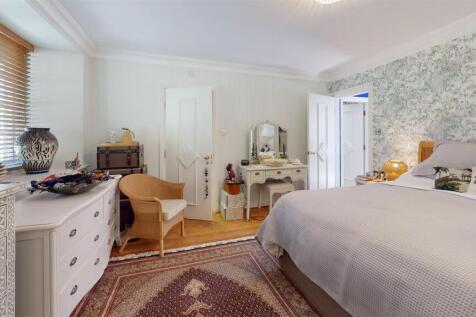 Eshton-Hall-Bedroom 3.jpg