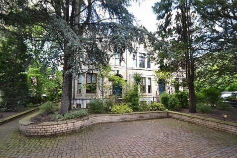 **Palatine Road, Didsbury** A beautifully presented split level apartment which enjoys a fantastic position close to West Didsbury and Didsbury Village. Convenient for the metrolink, motorway links, l