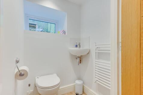 4 bed, 3 bath Detached in Sheffield - Photo 21
