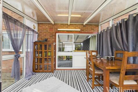 CAM04950G0-PR0125-STILL006 - Copy.jpg