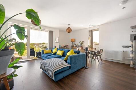 Jubilee Avenue, E4