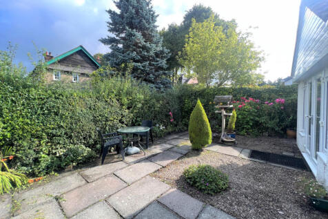 21 Moorhey Crescent