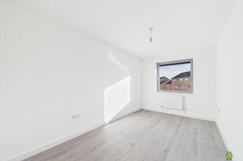 CAM03779G0-PR0311-STILL003