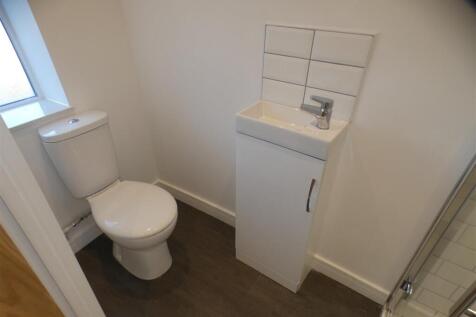 21a Station Road Shower Room.JPG