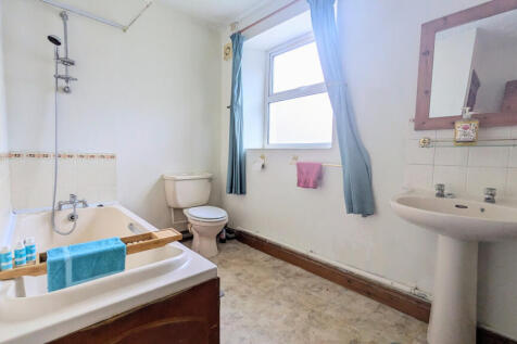 PXL_20251119_124605353.MP~2