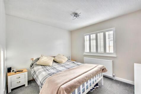 Bedroom One (3).jpeg