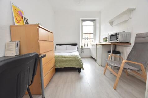 Utility Bills Included ( Gas, Electric, Water, Internet ) A good sized furnished double room with kitchenette in a 10 bedroom house. Available to students only from the 30th July, please email your en