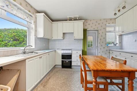 Kitchen_1.jpeg