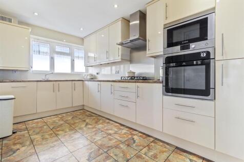 7 St Hellier Court-012.JPG