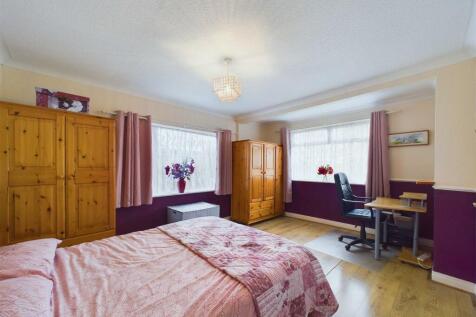 Bedroom: