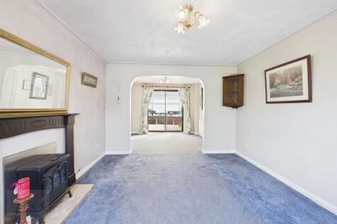 Living Room / Dining