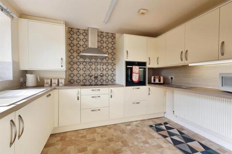 Marshall Close Calverton, Nottingham, NG14 6RE