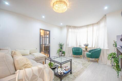 85 Scott Road - lounge.jpg