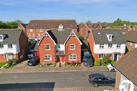 3 Bedroom Semi-Detached in ME4 3AP