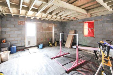 Living/Dining Area