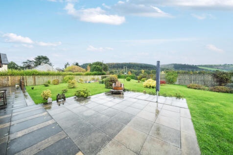 1369791-4-68fa101...