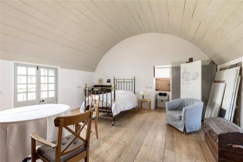 10 bed, 6 bath Detached in Edinburgh - Photo 17