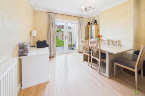 Presented by Clinton at EweMove Bexleyheath and Da
