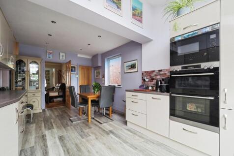Dining/Kitchen