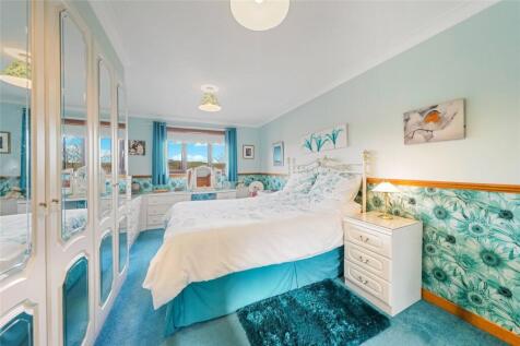 4 bed, 3 bath Detached in Cardiff - Photo 15