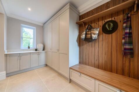 2 Truman Place boot room 3.jpg