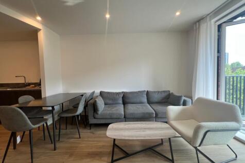 Beautiful, spacious, Property in B4