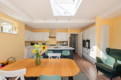 1W5BRBN - Kitchen Diner E.jpg