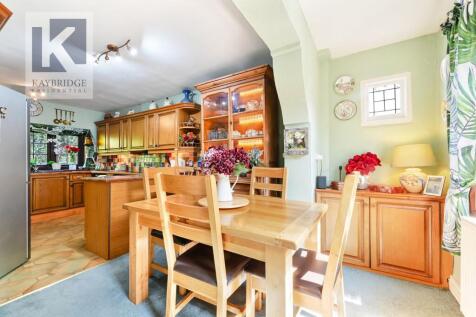 Old Bridge Lane, Epsom - KT17 4AD