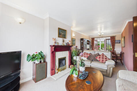 CAM01354G0-PR0562-STILL001