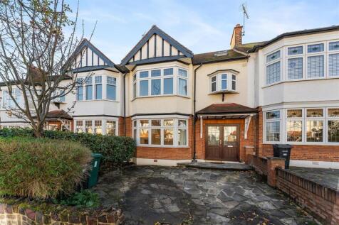 Petty Son and Prestwich offer for rent this four bedroom mid-terraced house situated in the heart of the highly sought-after Warren Estate on the peaceful, leafy Colebrooke Drive in Wanstead.
